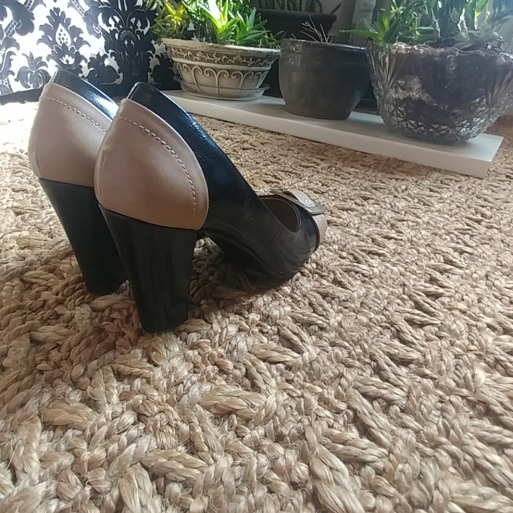 Vintage Rialto buckle pumps - Picture 5 of 8